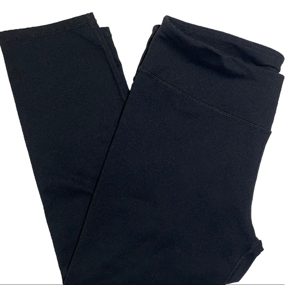 Fabletics Cropped Leggings Athletic Pants Crop Leg Style Black Size Medium - Picture 3 of 10